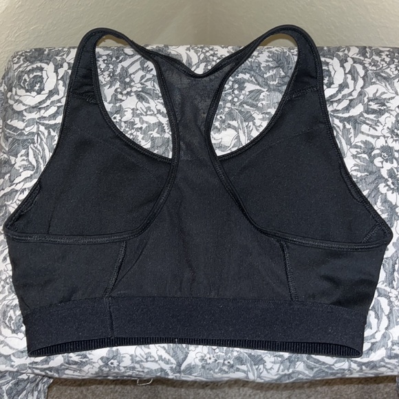 Adidas sports bra - No padding - Picture 2 of 2